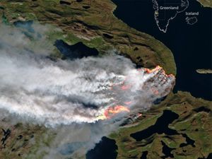 Fire-burning-Greenland-800x600